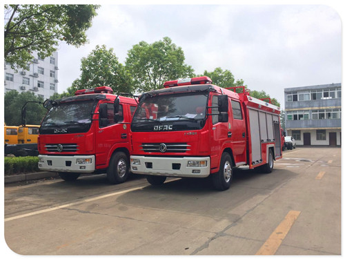 东风多利卡4吨水罐消防车 微信图片_20171010092831.jpg