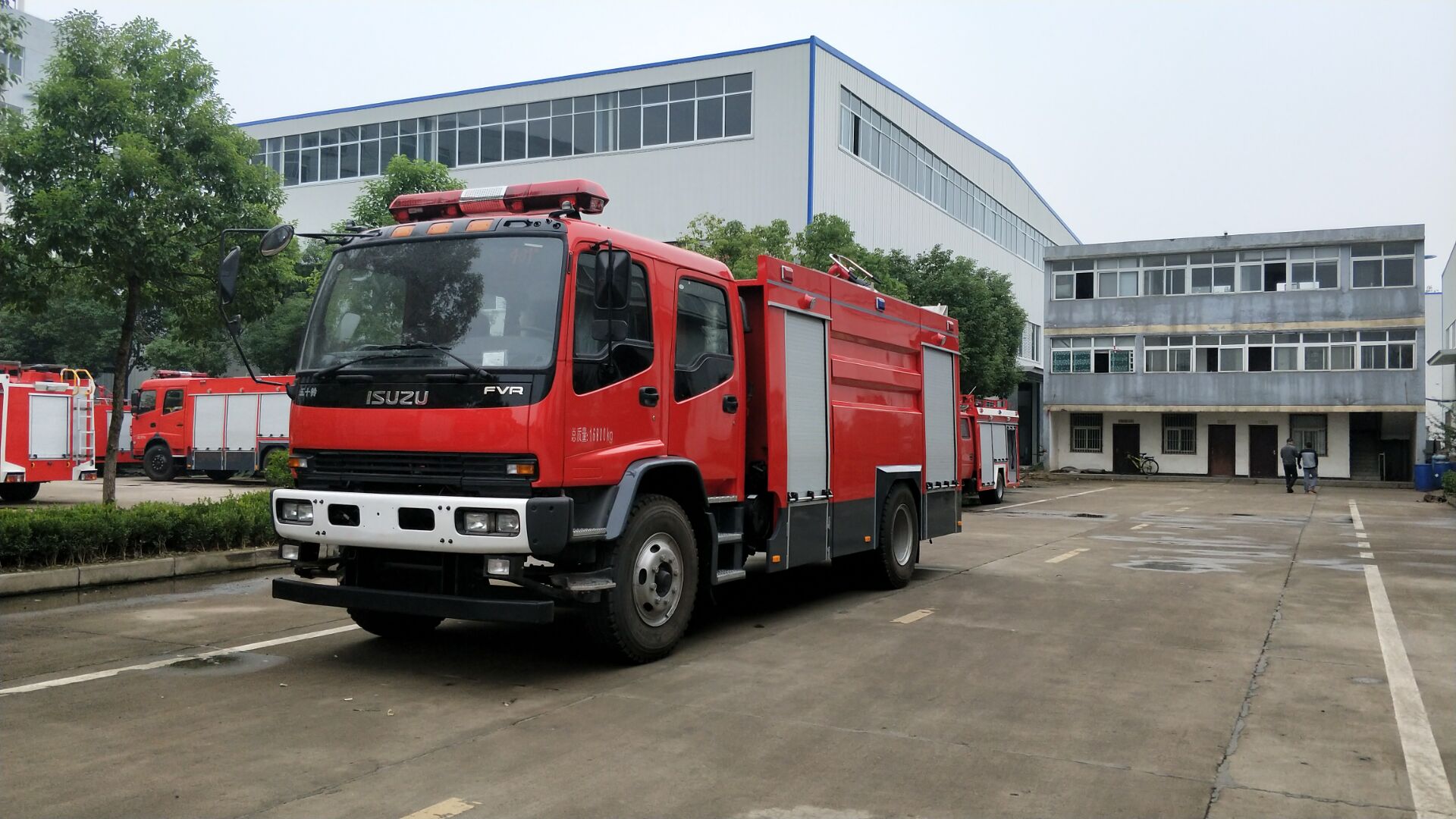 五十铃泡沫消防车图片 33BAA3B8663765AE416C92952F9D0A88.jpg