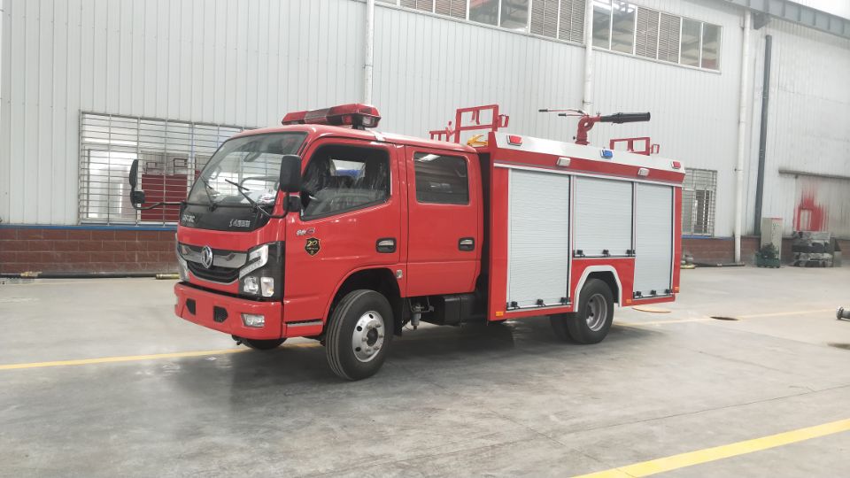 东风泡沫消防车 2F5F3D2440ECE34E5330508195DAE68A.jpg