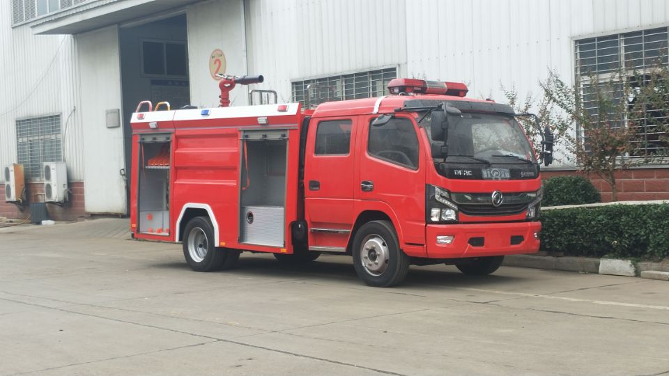 3.5吨东风凯普特泡沫消防车 3D0931AA7F17C6C73E42942E9A1B43BE.jpg