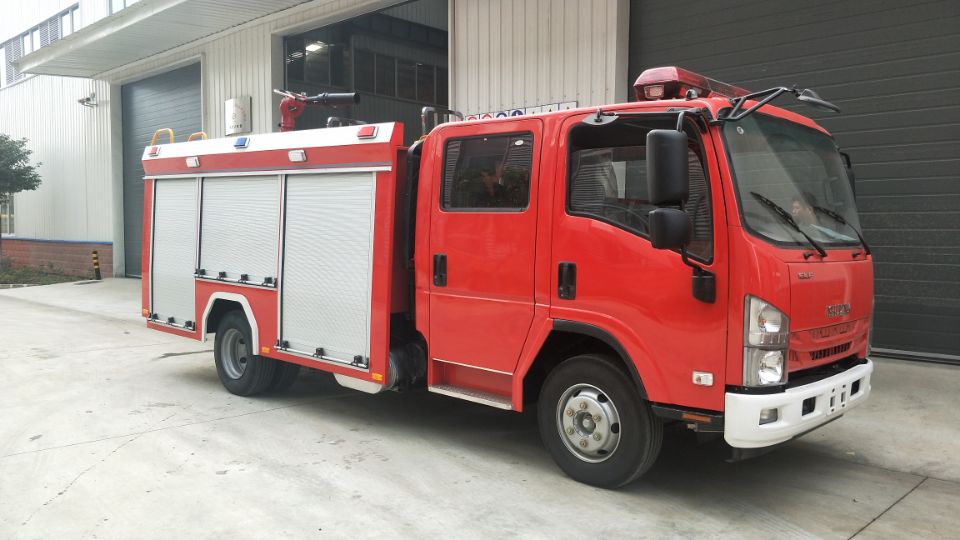 五十铃700P泡沫消防车 E27452DA0953E4811C61424F4C302EA0.jpg