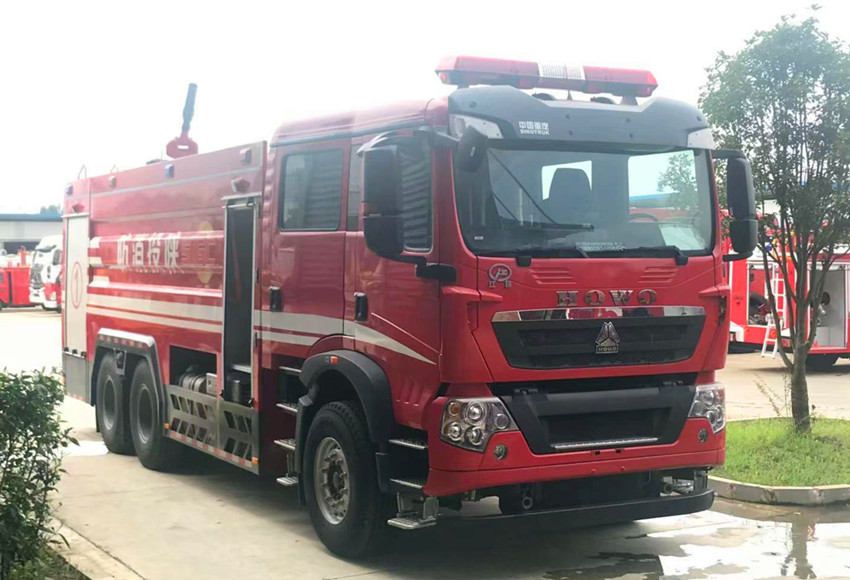 重汽T5G消防车 a55e22f294eb9b76e7e1a026e8549d7.jpg